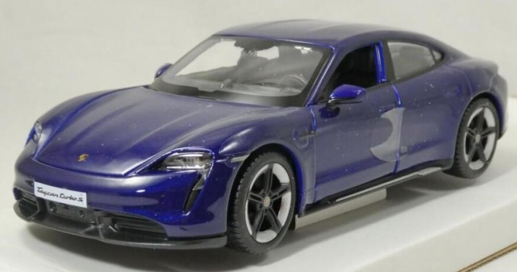 Bburago Bburago 1:24 Plus Porsche Taycan Turbo S 2019 Carrara Blue