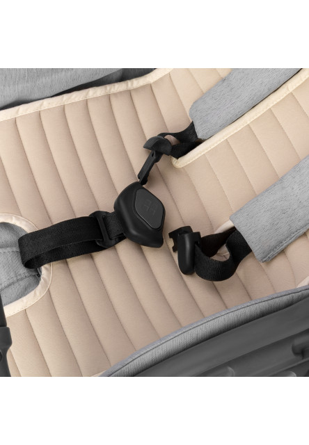 Prodyšná podložka proti pocení do sportovního kočárku a větších autosedaček Sleepee Sand