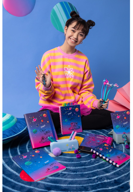 Zápisník spirálový Chill vibes A5 se záložkami Stitch Black