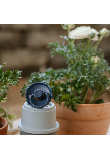 Okrúhly cumlík frigg rope dark navy, 6-18m, kaučuk