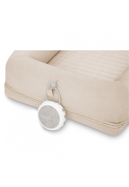 Multifunkční hnízdečko pro miminko s hrazdičkou a bílým šumem 4v1 Sleepee Sand