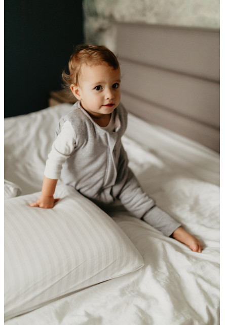 Celoroční spací pytel s nohavicemi Sleepee Černé tečky XS