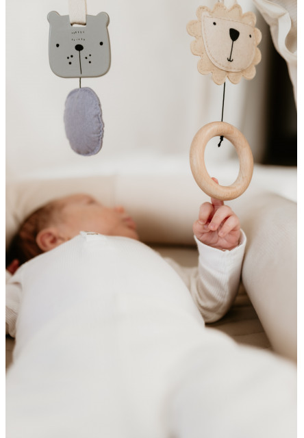 Multifunkční hnízdečko pro miminko s hrazdičkou a hračkami 3 v 1 Sleepee Pink