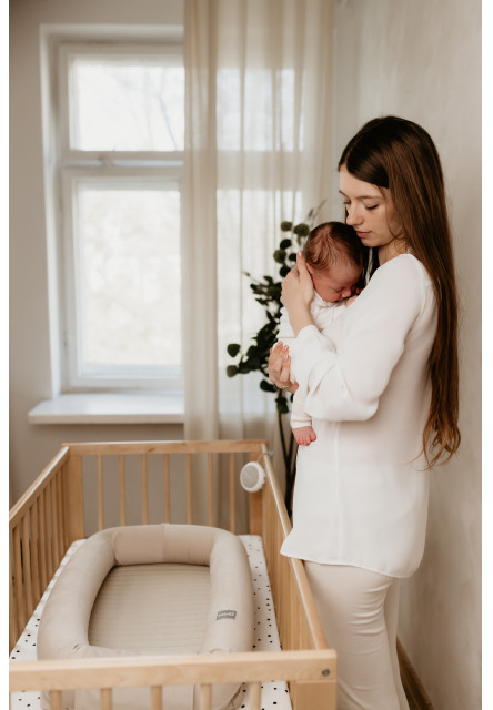 Multifunkční hnízdečko pro miminko s hrazdičkou a hračkami 3 v 1 Sleepee Pink