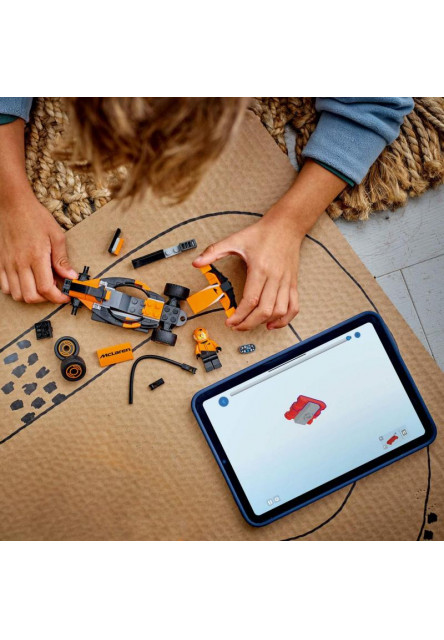 Jazdec F1® s pretekárskym autom McLaren