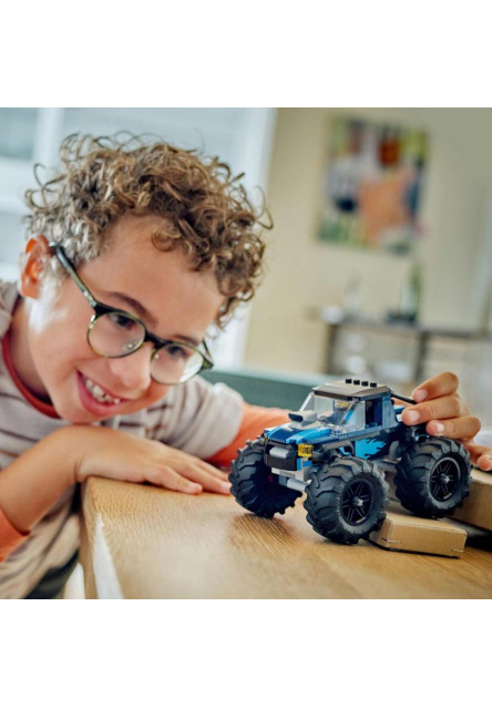 Modrý monster truck