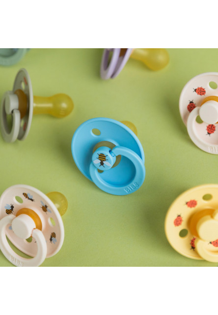 BIBS STUDIO Colour Bumblebee cumlíky z prírodného kaučuku 2ks – veľkosť 2 (Mushroom Mix)