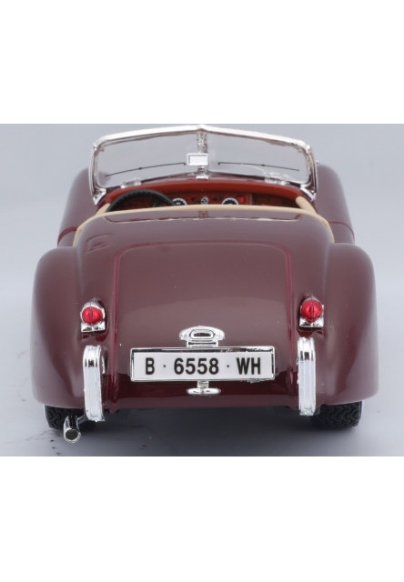 Bburago 1:24 Jaguar XK 120 Roadster (1951) Red