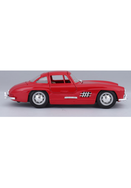 Bburago 1:24 Mercedes Benz 300SL Red