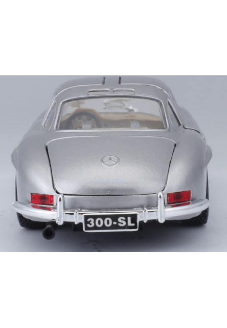 Bburago 1:24 Mercedes Benz 300SL Silver