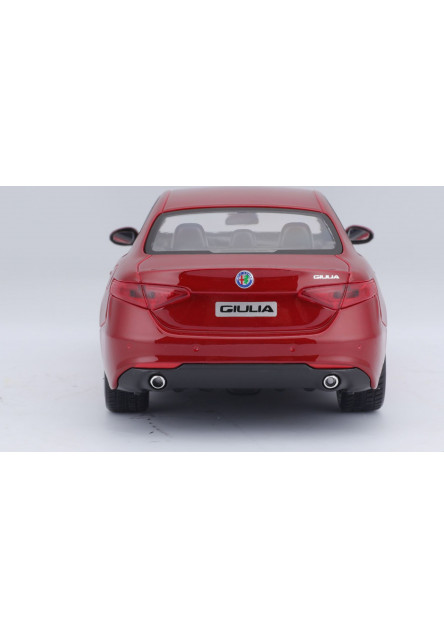 Bburago 1:24 Plus Alfa Romeo Giulia (2016) Metallic Red