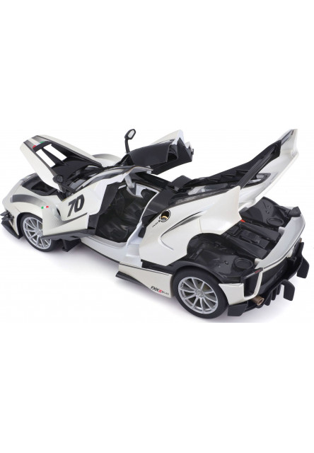 Bburago 1:18 Ferrari TOP  FXX-K EVO Nr.70 (white/black)