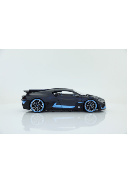 Bburago 1:18 TOP Bugatti Divo Grey