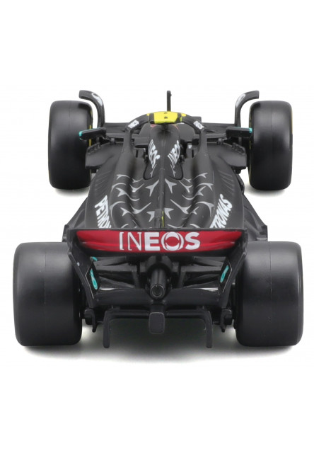 Bburago 1:24 RACE Formula F1 - Mercedes-AMG F1 W14 E (2023) #44 Lewis Hamilton with driver