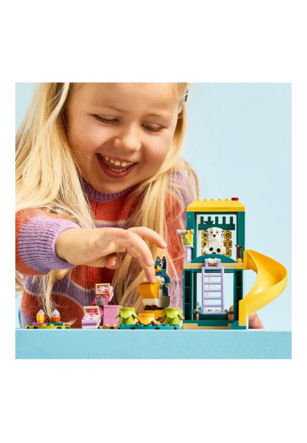 Bluey, Chloe a zábava na ihrisku