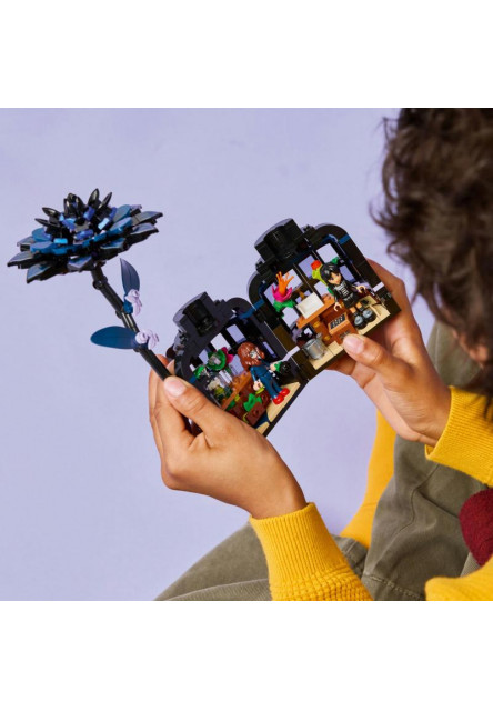 Wednesday Čierna georgína