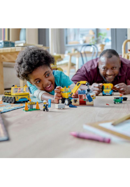 Stavebná dodávka a demolačný žeriav