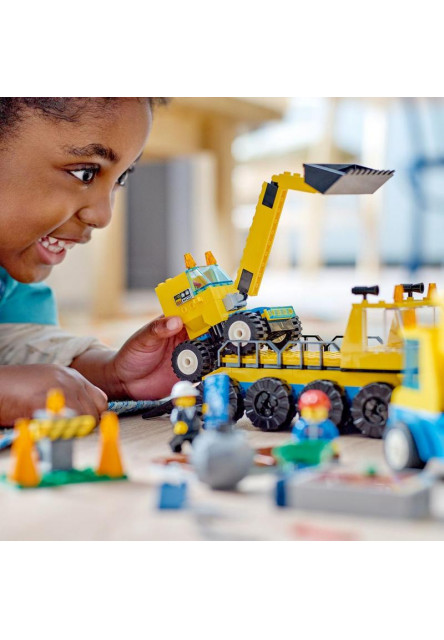 Stavebná dodávka a demolačný žeriav