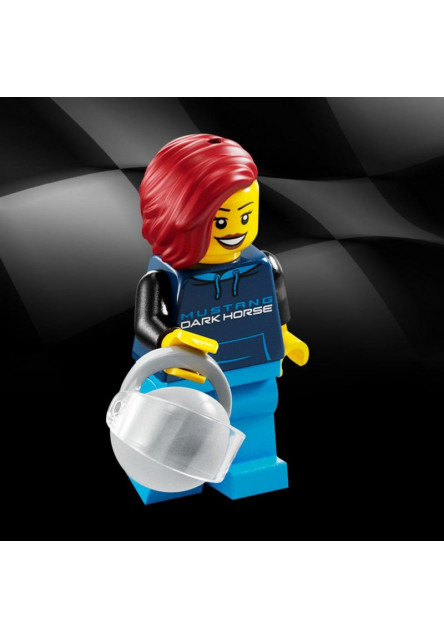 Športiak Ford Mustang Dark Horse