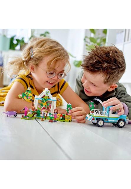 Auto na vysádzanie stromov