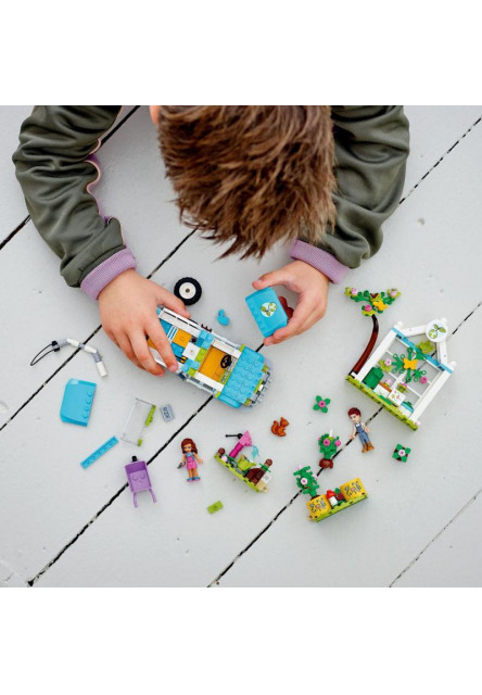 Auto na vysádzanie stromov