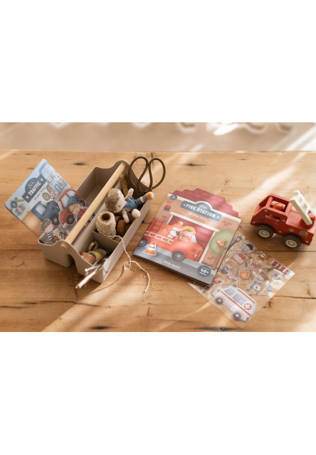 Knížka se samolepkami Hasičská stanice Jim