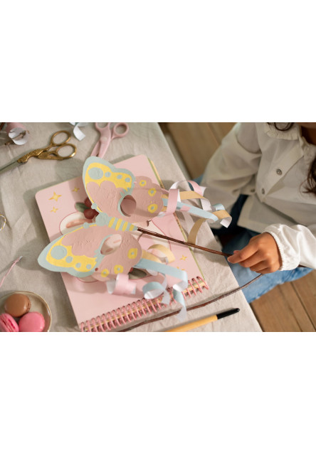 Kniha s vystřihovacími maskami Rosa