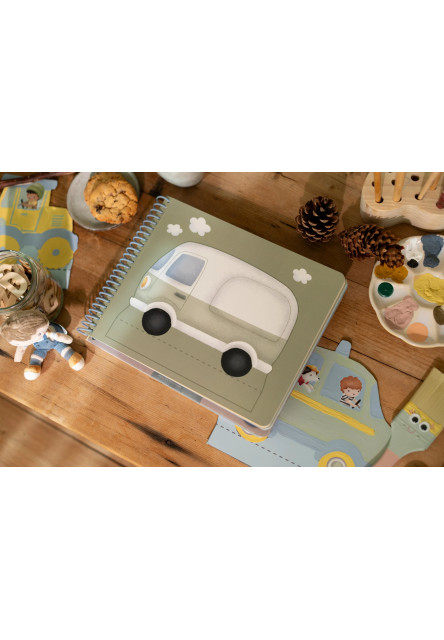 Kniha s vystřihovacími auty Jim