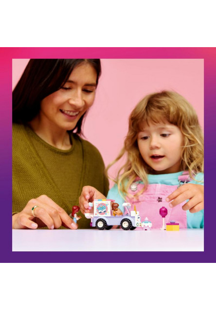 Jednorožie donáškové auto s tortou