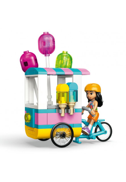 Stánok so zmrzlinou a balónmi