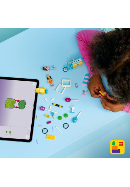 Stánok so zmrzlinou a balónmi