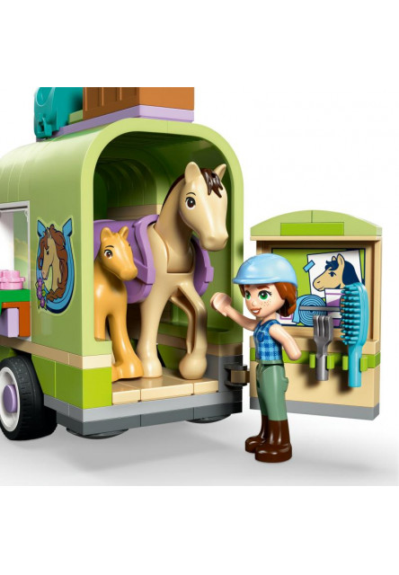 Príves s koňom a žriebätkom