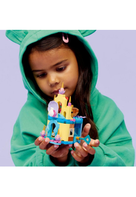 Ariel a jej kúzelný miniatúrny palác