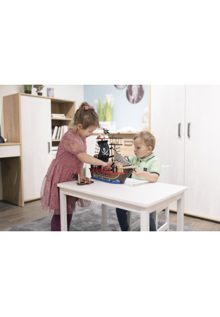 Dřevěná pirátská loď