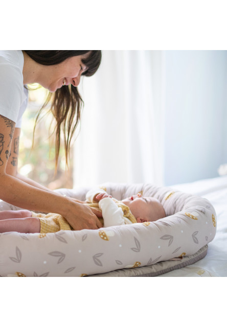 Hnízdo pro miminko s hrazdou Little Explorer