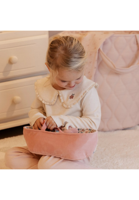 Panenka v košíku Rosa