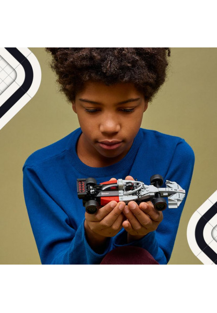 Pretekárske auto Audi Revolut F1® Team R26