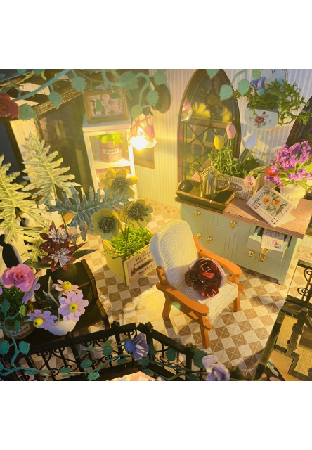 Miniatúra domčeka Darcyin kvetinový dom