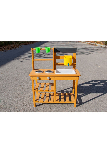 Drevená záhradná kuchynka s drezom