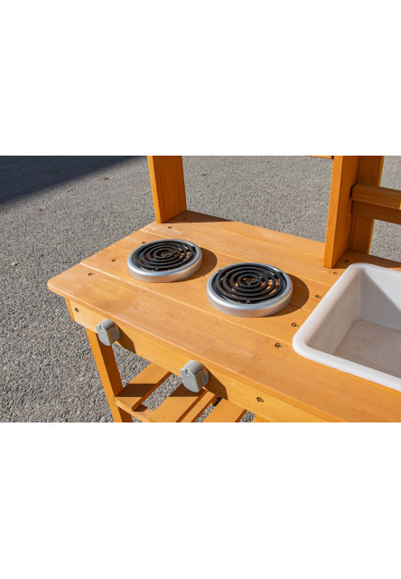 Drevená záhradná kuchynka s drezom