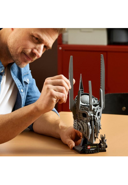 Pán prsteňov: Sauronova helma