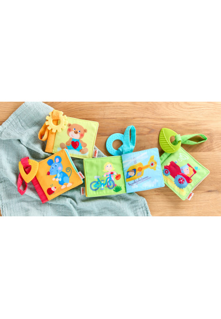 DISPLEJ 16 ks Textilná kniha pre najmenších 4 motívy po 4 ks