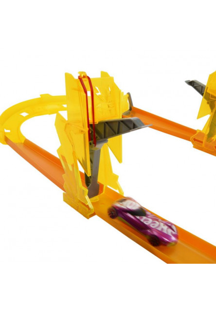 HW TRACK BUILDER DRÁHA V BOXÍKU ASST