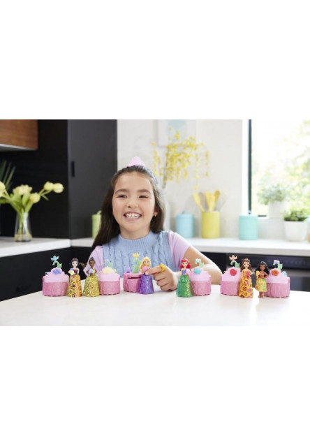 Disney Princess COLOR REVEAL kráľovská malá bábika s kvetmi asst 