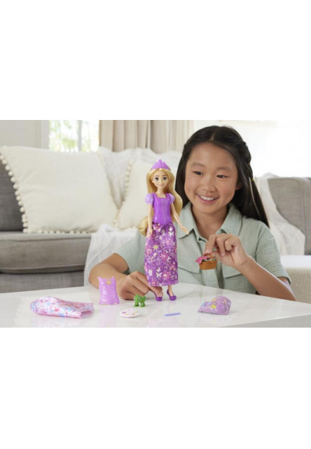 Disney Princess bábika a rozprávkové obliekanie - RAPUNZEL