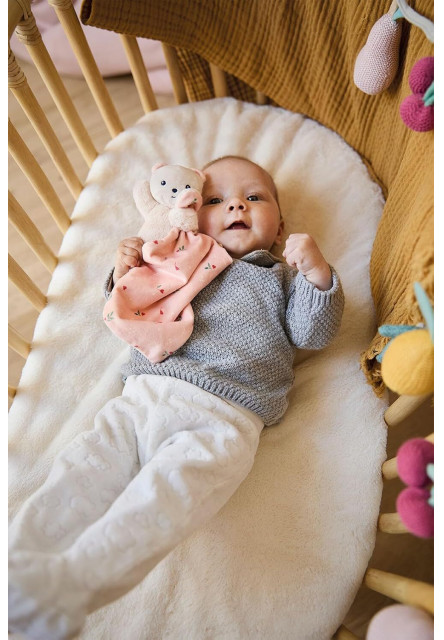 Carre Douceur Plyšová hračka s látkovým mojkáčikom Macko broskyňová