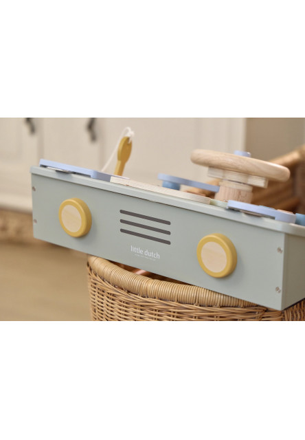 Pult s aktivitami a volantem dřevěný