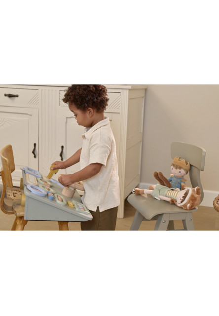 Pult s aktivitami a volantem dřevěný