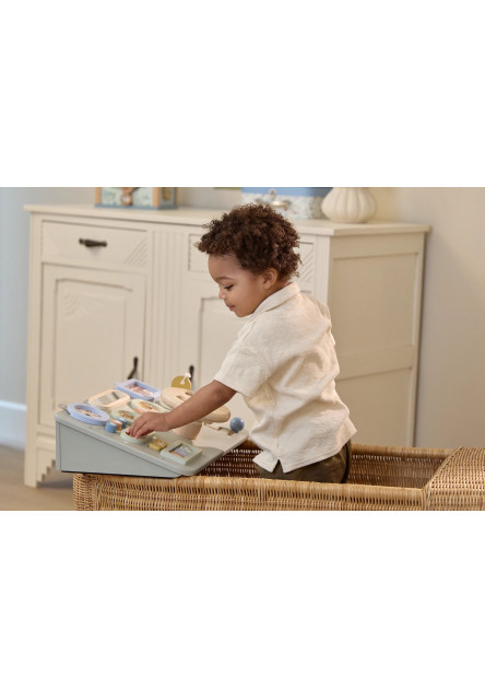 Pult s aktivitami a volantem dřevěný