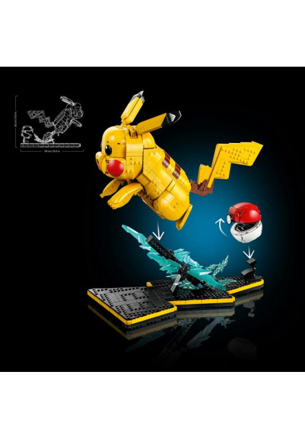 Pikachu a Poké Ball